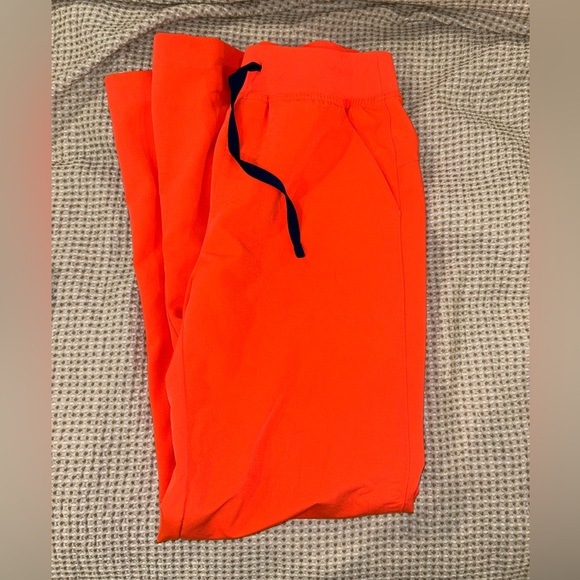 Figs High Waisted Isabel Wide Leg- Fiery Coral

Small/Tall - Picture 5 of 5